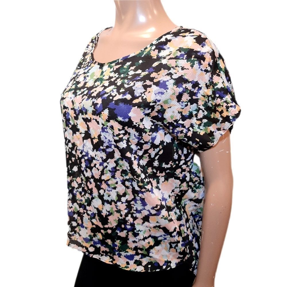 💠BCBGENERATION Floral Flowy Blouse Short Sleeve Draped Open Back Cut Out